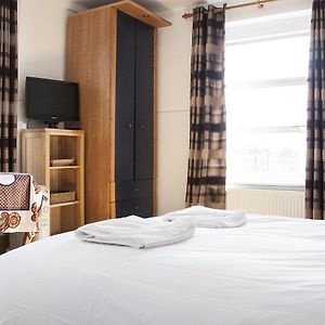 Suite met een Slaapkamer en een King Size Bed